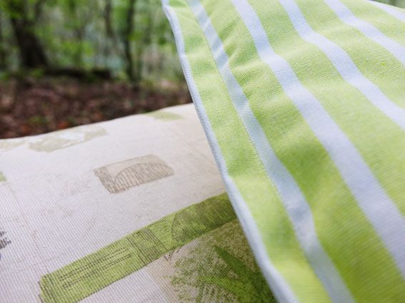 jubelis® Wetterfeste Sitzkissen für draußen aus beschichteter